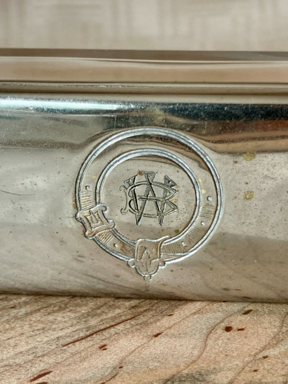 Vintage Silverplate Vanity Set w/ Scottish Buckle Crest and Monogram - Picture 5 of 14